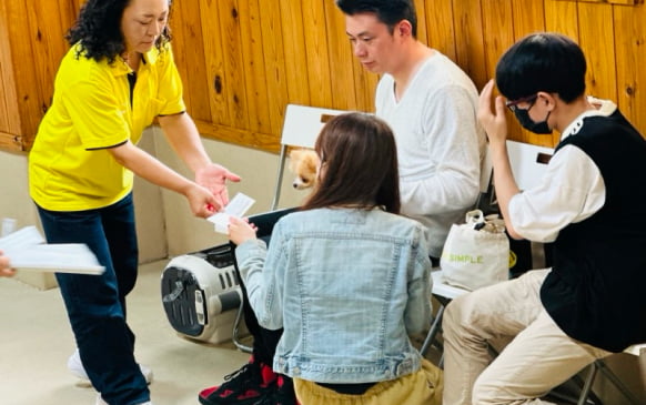 子犬しつけ教室の風景画像